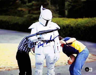 Duwayne Dunham Signed Boba Fett 8x10 Photo Beckett Authenticated: Duwayne Dunham Signed Boba Fett 8x10 Photo Beckett Authenticated This is an autographed 8x10 photograph featuring Duwayne Dunham, who portrayed the concept version of Boba Fett. The signature is in