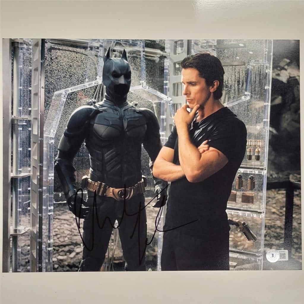 Christian Bale Autographed 11x14 Batman Dark Knight Photo Beckett: Christian Bale Autographed 11x14 Batman Dark Knight Photo Beckett This stunning 11x14 photograph features Christian Bale as Batman in the iconic film "Batman: The Dark Knight." The photograph showcase