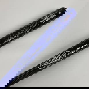 1986 New York Mets Team Signed World Series Bat Steiner Hologram: 1986 New York Mets Team Signed World Series Bat Steiner Hologram Celebrate the 1986 New York Mets' World Series Championship with this team-signed bat featuring inscriptions. This unique collectible