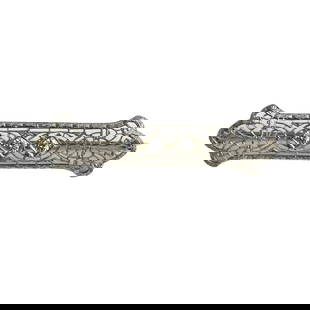 Vintage 14K White Gold Brooch with 0.20ct Diamonds: Vintage 14K White Gold Brooch with 0.20ct Diamonds This stunning vintage brooch is crafted from 14K white gold, featuring a delicate design reminiscent of the Edwardian style. Adorned with three