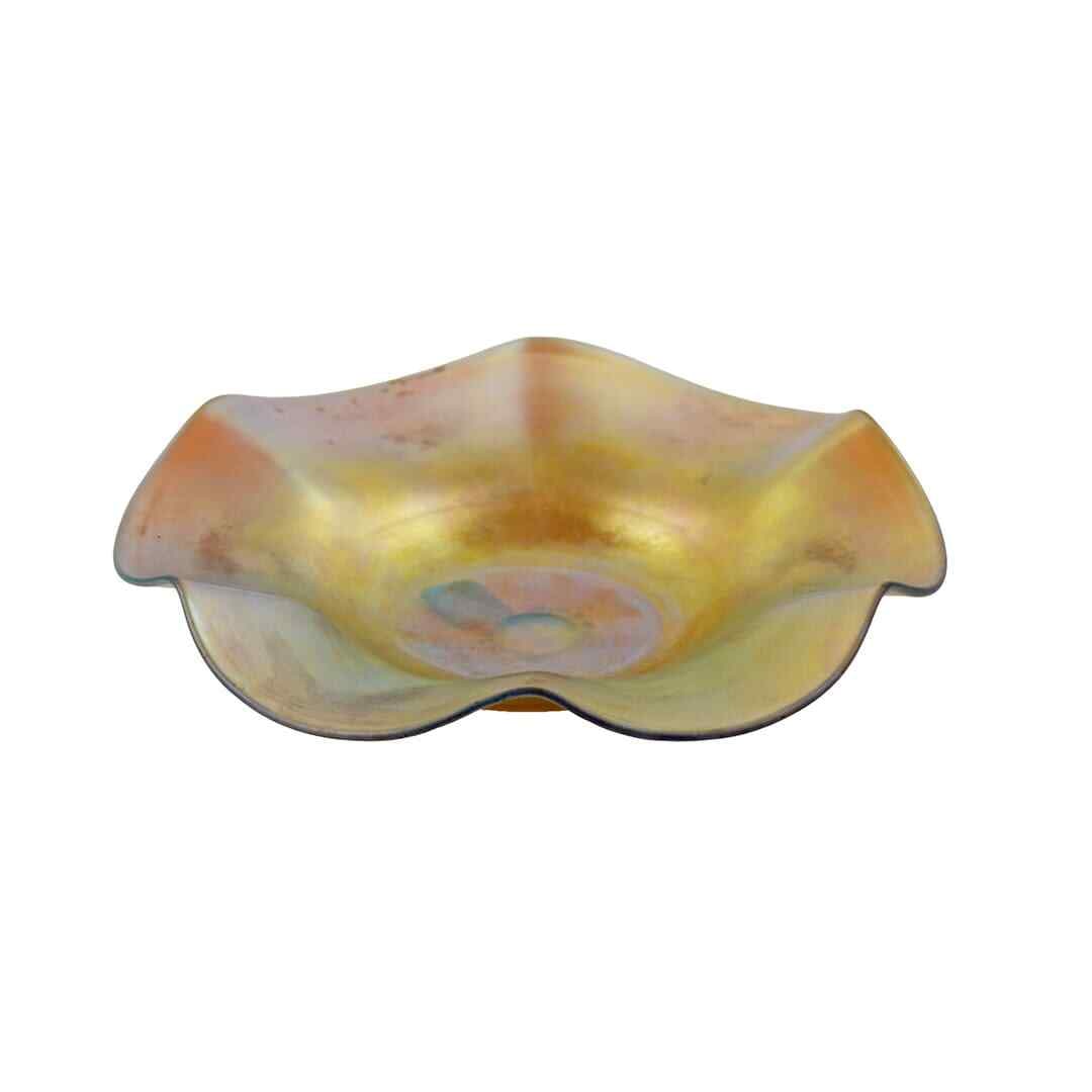 Steuben Gold Aurene Glass Underplate Signed Art Glass 6.5in: Steuben Gold Aurene Glass Underplate Signed Art Glass 6.5in This stunning Steuben Gold Aurene Glass Underplate showcases exquisite craftsmanship with its rich gold color and signature Aurene pattern.