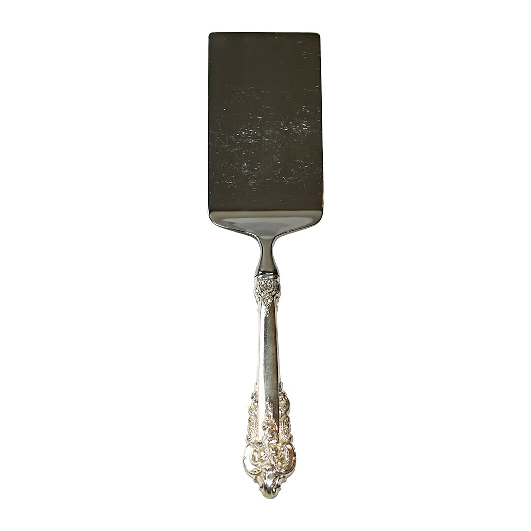 Wallace Grande Baroque 10 Inch Lasagna Server Sterling Handle: Wallace Grande Baroque 10 Inch Lasagna Server Sterling Handle Add elegance to your table setting with the Grande Baroque Lasagna Server by Wallace. This exquisite cake or pie server features a beautif