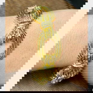 David Webb Signed 18K Yellow Gold Bracelet 9 x 0.75-1.0 inches: David Webb Signed 18K Yellow Gold Bracelet 9 x 0.75-1.0 inches Explore the elegance of this stunning David Webb bracelet, crafted in luxurious 18K yellow gold. This exquisite piece weighs 82.1 grams a