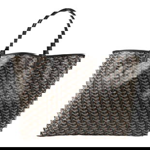 Goyard Black St. Louis GM Tote Handbag Coated Canvas 15x15x5 Large: Goyard Black St. Louis GM Tote Handbag Coated Canvas 15x15x5 Large This Goyard Black St. Louis GM Tote Handbag combines luxury with practicality, making it an ideal accessory for casual occasions. The