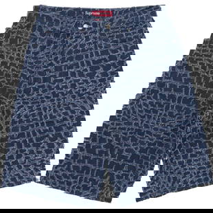 Supreme Frayed Croc Baggy Denim Shorts Indigo 32 Authentic: Supreme Frayed Croc Baggy Denim Shorts Indigo 32 Authentic Elevate your streetwear style with the Supreme Frayed Croc Baggy Indigo Denim Shorts. These standout shorts feature a striking frayed crocodi