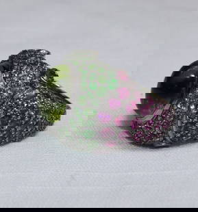 Stunning French 18K White Gold Peridot Garnet Pink Sapphire Ring Size 7: Stunning French 18K White Gold Peridot Garnet Pink Sapphire Ring Size 7 This exquisite French ring is crafted from 18K white gold and features a stunning array of gemstones. The centerpiece is an oval