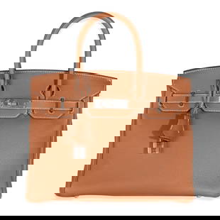 Hermes Birkin 30 Gold Togo Leather Handbag with Silver Hardware: Hermes Birkin 30 Gold Togo Leather Handbag with Silver Hardware Presenting the exquisite Hermes Gold Togo Birkin 30, a luxury handbag that embodies elegance and sophistication. Crafted from high-quali
