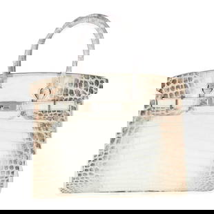 Hermes Birkin 30 Matte White Niloticus Crocodile Himalaya PHW 2016: Hermes Birkin 30 Matte White Niloticus Crocodile Himalaya PHW 2016 This exquisite Hermes Birkin 30 handbag features a stunning matte white finish crafted from Niloticus crocodile, showcasing the iconi