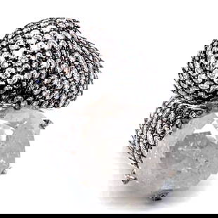 Stunning 18K White Gold 28 Ct Diamond Cocktail Ring: Stunning 18K White Gold 28 Ct Diamond Cocktail Ring This stunning 18K White Gold Cocktail Ring is a true statement piece, featuring a remarkable total diamond weight of approximately 28.00 ct. The