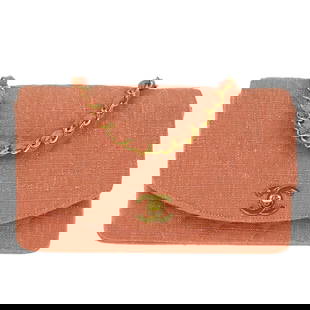 Chanel Pink Linen Diana Small Shoulder Bag with Chain Strap: Chanel Pink Linen Diana Small Shoulder Bag with Chain Strap Introducing the Chanel Pink Linen Small Diana Shoulder Bag, a chic accessory perfect for casual occasions. This stylish bag features a