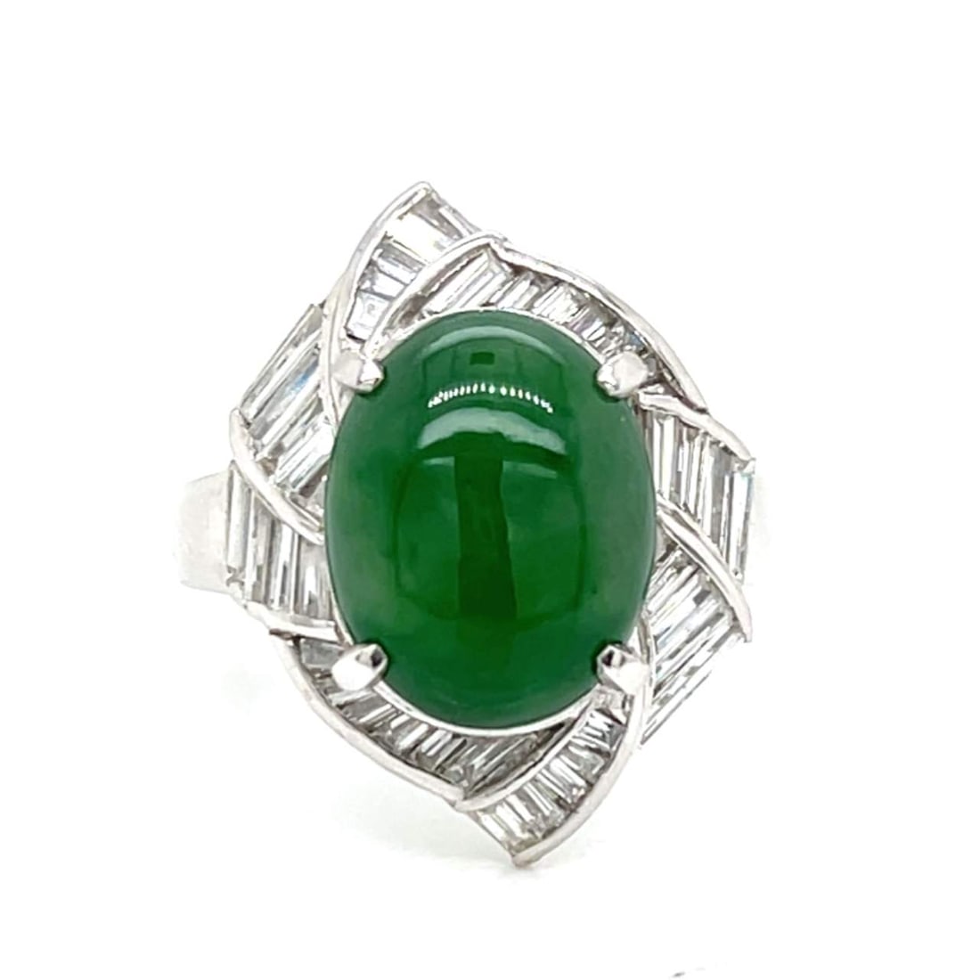 Platinum GIA Certified 5.97 Ct Jade Diamond Ring Size 6.5: Platinum GIA Certified 5.97 Ct Jade Diamond Ring Size 6.5 This exquisite Platinum GIA Certified ring features a stunning 5.97 Ct. jade centerpiece, complemented by 0.73 Ct. of baguette diamonds. The d
