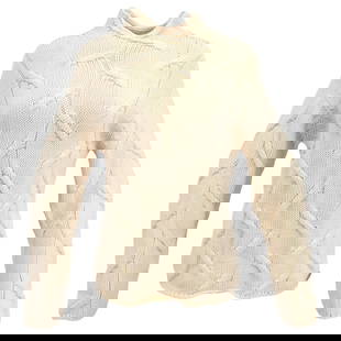 Chanel Vintage White Wool Sweater Top 99A Long Sleeve: Chanel Vintage White Wool Sweater Top 99A Long Sleeve Elevate your casual wardrobe with this vintage Chanel Sweater Top, crafted from luxurious 100% wool. This stylish top features long sleeves and a
