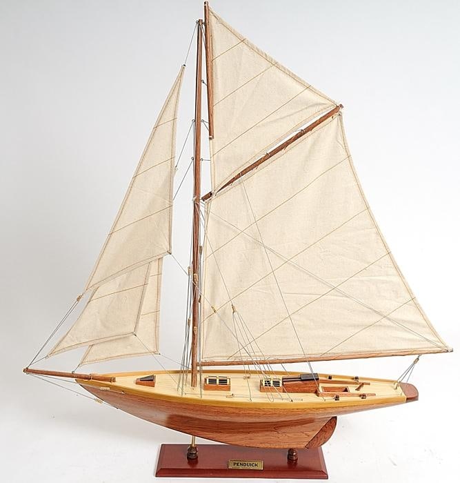 Exquisite Handcrafted Ship Model: Exquisite Handcrafted Ship Model This exquisite handcrafted Irish ship model is designed in an antique or vintage style, perfect for collectors and nautical enthusiasts. The model features a stunning