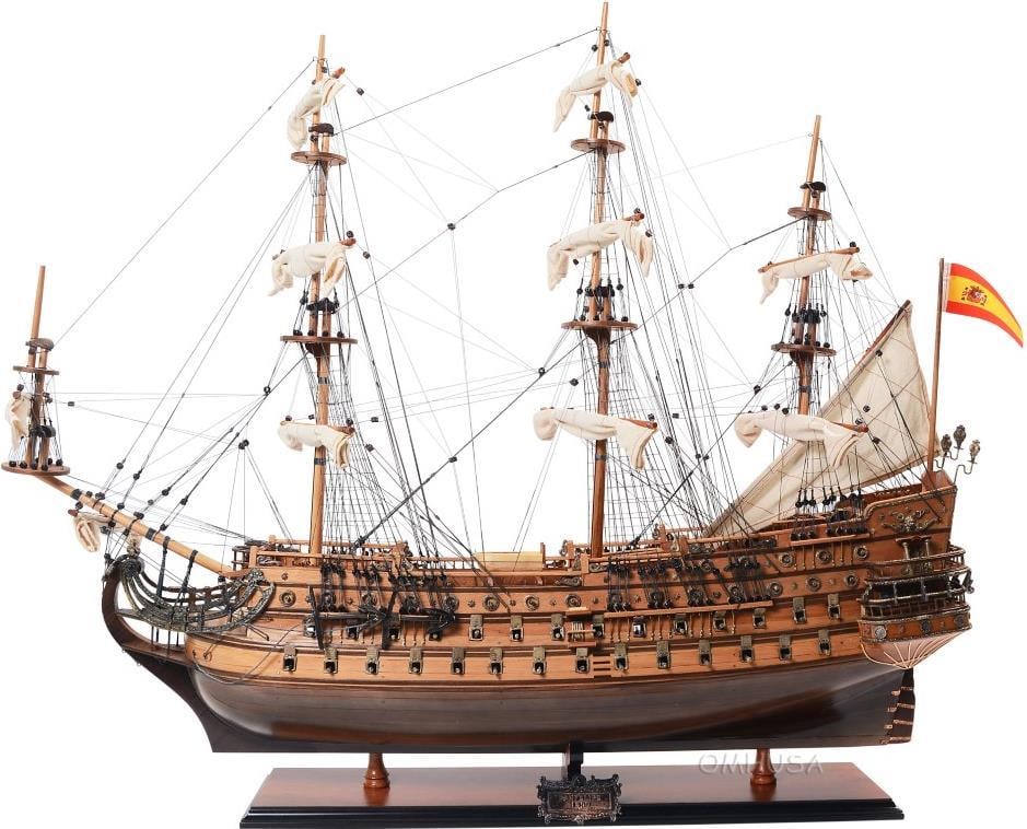 Handcrafted San Felipe Table Top Display Case: Handcrafted San Felipe Table Top Display Case This exquisite handcrafted San Felipe Ship Display Set showcases a detailed model of a sailing ship, elegantly encased in a dark mahogany display case. Pe