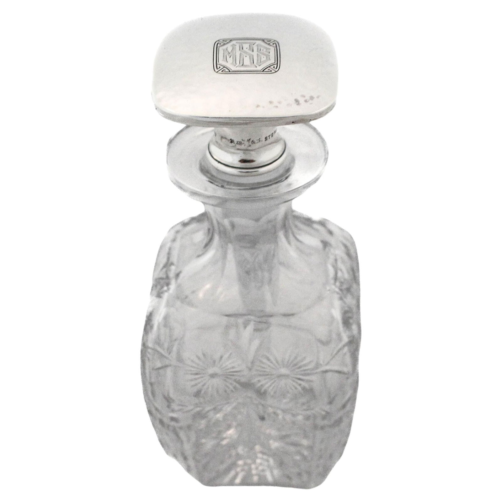Wallace Silversmiths Antique Sterling Silver Crystal Perfume Bottle 1900: Wallace Silversmiths Antique Sterling Silver Crystal Perfume Bottle 1900 This exquisite antique perfume bottle features a stunning combination of crystal and sterling silver, crafted circa 1900. The s