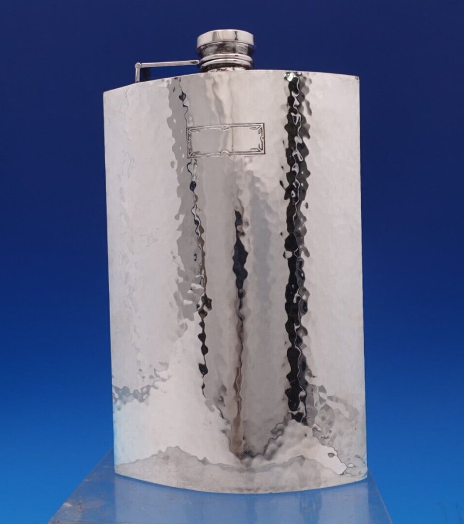 International Van Dyke Sterling Silver Flask 3/4 Pint 7.5" x 4.5": International Van Dyke Sterling Silver Flask 3/4 Pint 7.5" x 4.5" Presenting the exquisite Van Dyke sterling silver flask by International. This elegant flask, designed to hold 3/4 pint, showcases a c