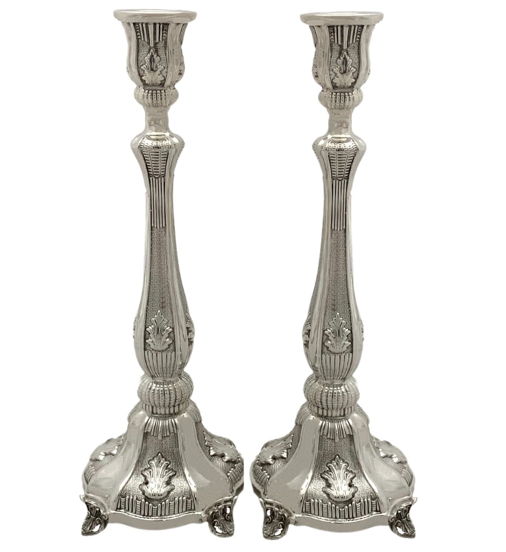 Elegant Handmade 925 Sterling Silver Chased Leaf Candlesticks 8.75": Elegant Handmade 925 Sterling Silver Chased Leaf Candlesticks 8.75" Illuminate your space with these exquisite handmade chased leaf candlesticks, crafted from fine 925 sterling silver. Featuring an el