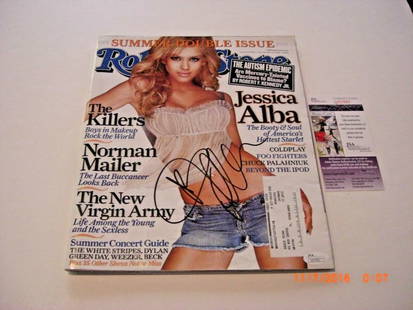 Jessica Alba Signed Rolling Stone Magazine with JSA COA: Jessica Alba Signed Rolling Stone Magazine with JSA COA This is an original Rolling Stone magazine featuring the famous actress Jessica Alba. The magazine is pre-owned and comes with a JSA/COA (James