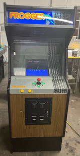 Rare 1981 SEGA Frogger Arcade Machine Classic Game: Rare 1981 SEGA Frogger Arcade Machine Classic Game Experience nostalgic gaming with the FROGGER Arcade Machine by SEGA, released in 1981. This classic arcade cabinet is in excellent condition, having