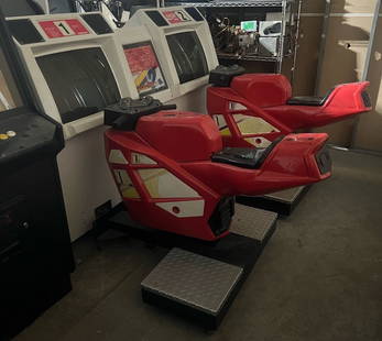 NAMCO SUZUKA 8 HOURS 1992 Arcade Machine 2-Player Motorcycle Racing: NAMCO SUZUKA 8 HOURS 1992 Arcade Machine 2-Player Motorcycle Racing Experience the thrill of arcade gaming with the SUZUKA 8 HOURS ARCADE MACHINE by NAMCO, a classic 2-player motorcycle driving game f