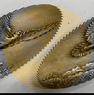 Society of Medalists Flight Medal 1942 26th Issue Bronze 3 Inch 4.5 oz: Society of Medalists Flight Medal 1942 26th Issue Bronze 3 Inch 4.5 oz This Society of Medalists Flight Medal, 26th Issue from 1942, is a remarkable collectible piece. Crafted from bronze, it showcase
