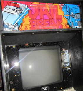 Rare 1985 Konami Jail Break Arcade Machine in Great Condition: Rare 1985 Konami Jail Break Arcade Machine in Great Condition Experience the thrill of classic gaming with the JAIL BREAK ARCADE MACHINE by KONAMI, released in 1985. This machine is in excellent condi