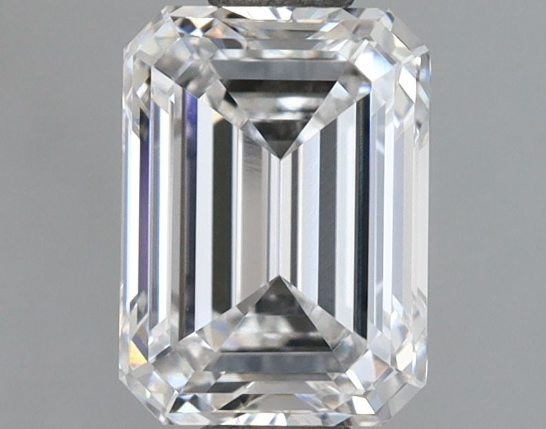 Loose Diamond - EMERALD 1.5ct D VVS2: Loose Diamond - EMERALD 1.5ct D VVS2 Source: This is a real non-mined Diamond that has been grown in a lab Shape: EMERALD Carats: 1.5 Color: D Clarity: VVS2 Certification: IGI Video: