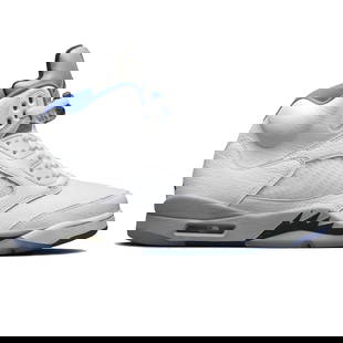 Authentic Jordan 5 Retro White Stealth 2021 Size 8.5 M: Authentic Jordan 5 Retro White Stealth 2021 Size 8.5 M Authentic Jordan 5 Retro White Stealth 2021 This item is brand new and in unworn condition. Specifications Condition: Unworn Size: 8.5 M