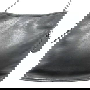 Vintage COACH Leather Shoulder Bag Black Women's 6010: Vintage COACH Leather Shoulder Bag Black Women's 6010 This COACH Old Coach Leather Shoulder Bag is a timeless piece that combines vintage charm with modern functionality. Crafted from high-quality lea