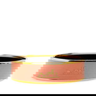 Hermes Caleche GM Pink Gold Plated Bangle 19cm Women's Jewelry: Hermes Caleche GM Pink Gold Plated Bangle 19cm Women's Jewelry This elegant Hermes enamel Caleche GM bangle is a stunning accessory designed for women. Crafted with gold plating, it features a beautif