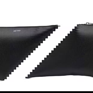 Saint Laurent Grain De Poudre Leather Zipped Tablet Holder Black: Saint Laurent Grain De Poudre Leather Zipped Tablet Holder Black This Saint Laurent Grain De Poudre Zipped Tablet Holder is a sophisticated clutch bag crafted from high-quality leather. It features a