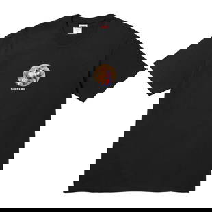 Authentic Supreme Miss Piggy Black T-Shirt Size Small: Authentic Supreme Miss Piggy Black T-Shirt Size Small Introducing the authentic Supreme Miss Piggy Black Tee, a stylish addition to your wardrobe. This tee is brand new and unworn, featuring a classic