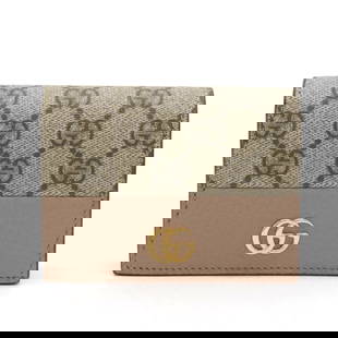Gucci Wallet Bi-fold Double G GG Supreme Beige Dusty Pink: Gucci Wallet Bi-fold Double G GG Supreme Beige Dusty Pink Introducing the Gucci Double G GG Supreme Card Case Bi-fold Wallet, a stylish accessory designed for women. Crafted from durable PVC leather,