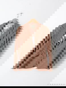 L'Agence 2019 Houndstooth Blazer Size 0 34 Bust Camel Red Black: L'Agence 2019 Houndstooth Blazer Size 0 34 Bust Camel Red Black Elevate your wardrobe with this stylish L'Agence Houndstooth Blazer, a chic addition perfect for any occasion. Crafted circa 2019, this