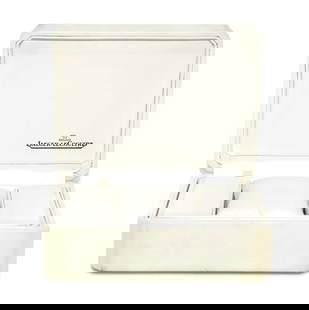 Jaeger-LeCoultre White Presentation Box for Single Watch: Jaeger-LeCoultre White Presentation Box for Single Watch This elegant Jaeger-LeCoultre presentation box is designed specifically for storing and showcasing your timepiece. The box is pristine white in
