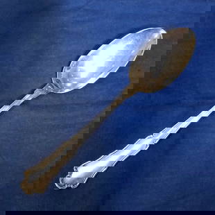Buccellati Savoy Sterling Silver Serving Spoon 10 3/8 Inches 130.8g: Buccellati Savoy Sterling Silver Serving Spoon 10 3/8 Inches 130.8g This exquisite Vintage Buccellati Savoy Serving Spoon features a solid design crafted from high-quality sterling silver (.925). Meas