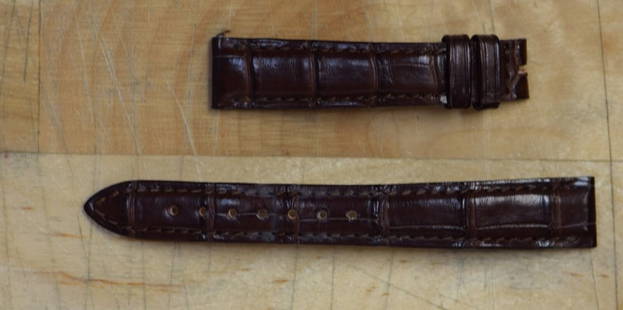 Jaeger-LeCoultre Brown Alligator Leather Watch Strap 14x12mm Authentic: Jaeger-LeCoultre Brown Alligator Leather Watch Strap 14x12mm Authentic This exquisite Jaeger-LeCoultre wristwatch band features a rich brown color and is crafted from genuine leather, ensuring both du