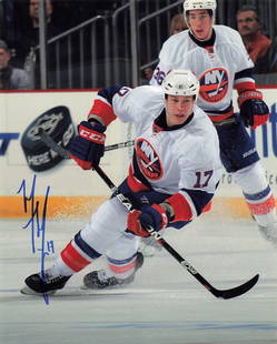 Matt Martin signed 8x10 photo New York Islanders: Matt Martin signed 8x10 photo New York Islanders Capture a piece of hockey history with this original 8x10 color photo signed by New York Islanders player Matt Martin. Known for his tough playstyle, M