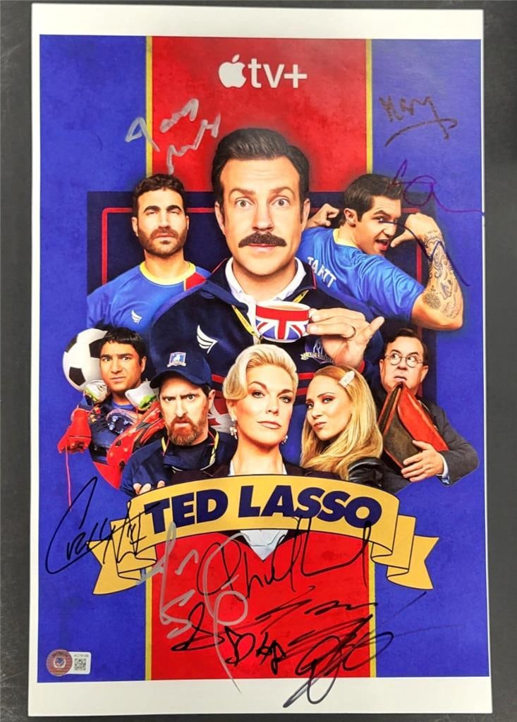 Ted Lasso 11x17 Photo 9 Signatures Jason Sudeikis Beckett Authenticated: Ted Lasso 11x17 Photo 9 Signatures Jason Sudeikis Beckett Authenticated This 11x17 photo features the cast of the acclaimed show 'Ted Lasso', showcasing a total of 9 signatures, including that of Jaso