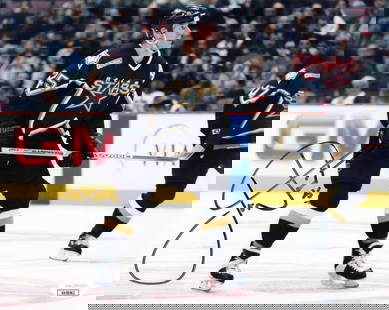 Joe Nieuwendyk signed 8x10 photo - JSA Authenticated: Joe Nieuwendyk signed 8x10 photo - JSA Authenticated This is an officially licensed color 8x10 photo of Joe Nieuwendyk, a Hall of Fame player for the Dallas Stars. The photo features Nieuwendyk in act