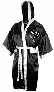 Thomas Hearns Signed Boxing Robe Black White Trim Hitman Inscription SS COA: Thomas Hearns Signed Boxing Robe Black White Trim Hitman Inscription SS COA This is an original signed boxing robe by Thomas Hearns, featuring a striking black and white trim and the inscription 'Hitm