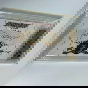 2001 Upper Deck Sweet Spot Joe DiMaggio Autographed Card BGS 9.5 Gem Mint 64/150: 2001 Upper Deck Sweet Spot Joe DiMaggio Autographed Card BGS 9.5 Gem Mint 64/150 This is a rare 2001 Upper Deck Sweet Spot baseball trading card featuring the iconic Joe DiMaggio, numbered 64/150. The
