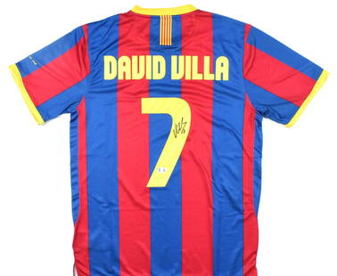 David Villa #7 Signed FC Barcelona Jersey Beckett Authenticated: David Villa #7 Signed FC Barcelona Jersey Beckett Authenticated Own a piece of soccer history with this original David Villa signed FC Barcelona home jersey, featuring the iconic #7. This pre-owned je