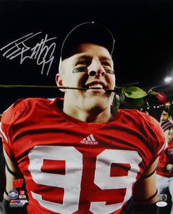 JJ Watt Signed Wisconsin Badgers 16x20 Rose Bowl Photo JSA Auth: JJ Watt Signed Wisconsin Badgers 16x20 Rose Bowl Photo JSA Auth Capture a piece of football history with this original 16x20 photo of JJ Watt showcasing his time with the Wisconsin Badgers during