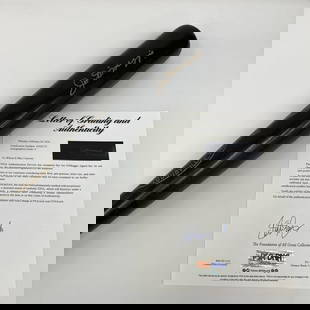 Joe DiMaggio Signed Louisville Slugger Bat PSA DNA MINT 9 Yankees: Joe DiMaggio Signed Louisville Slugger Bat PSA DNA MINT 9 Yankees This is a beautiful Joe DiMaggio signed game model baseball bat, graded MINT 9 by PSA DNA. The Louisville Slugger 1776-1976 National P