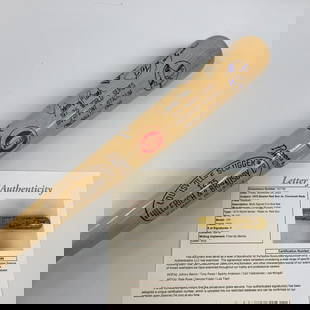 1975 World Series Team Signed Bat Red Sox Reds JSA COA: 1975 World Series Team Signed Bat Red Sox Reds JSA COA Celebrate the rich history of baseball with this 1975 Boston Red Sox vs. Cincinnati Reds Team Signed World Series Bat. This commemorative bat fea