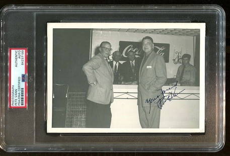 Pete Vann Autographed 5x7 Photo Army West Point PSA/DNA: Pete Vann Autographed 5x7 Photo Army West Point PSA/DNA This is an original 5x7 photo autographed by Pete Vann, featuring his signature authenticated by PSA/DNA. As a notable player from Army West Poi