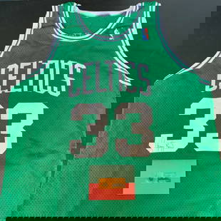 Larry Bird Signed 1992-93 Boston Celtics Jersey UDA Authenticated Size 46: Larry Bird Signed 1992-93 Boston Celtics Jersey UDA Authenticated Size 46 This is an original 1992-93 Boston Celtics Pro Cut Game Model Jersey, size 46, designed exclusively for the team. The jersey