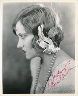 Gloria Swanson Autographed Vintage 8x10 B/W Photo Inscribed Greetings JSA Certified: Gloria Swanson Autographed Vintage 8x10 B/W Photo Inscribed Greetings JSA Certified This vintage 8x10 black and white photo features the iconic actress Gloria Swanson, personally autographed and inscr