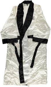 Muhammad Ali Signed Everlast Boxing Robe PSA DNA MINT 9